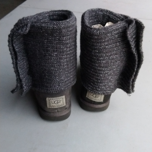 - UGG CLASSIC CARDY knitted Gray Metallic Silver. - Picture 9 of 14